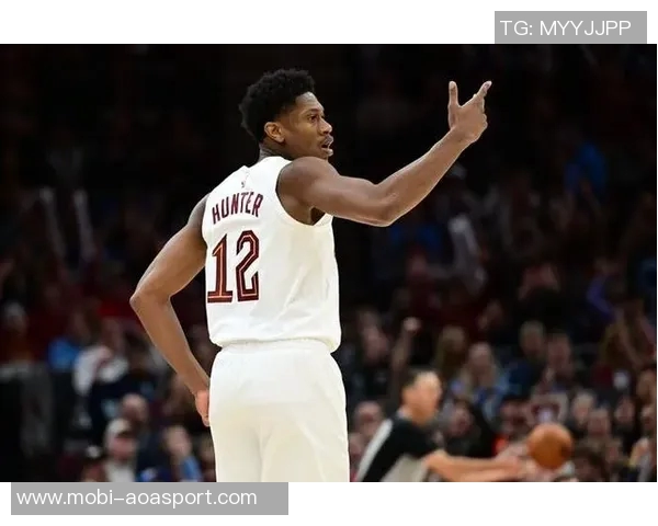 亨特全场手感冰冷七投零中仅得两分正负值惨淡创赛季新低
